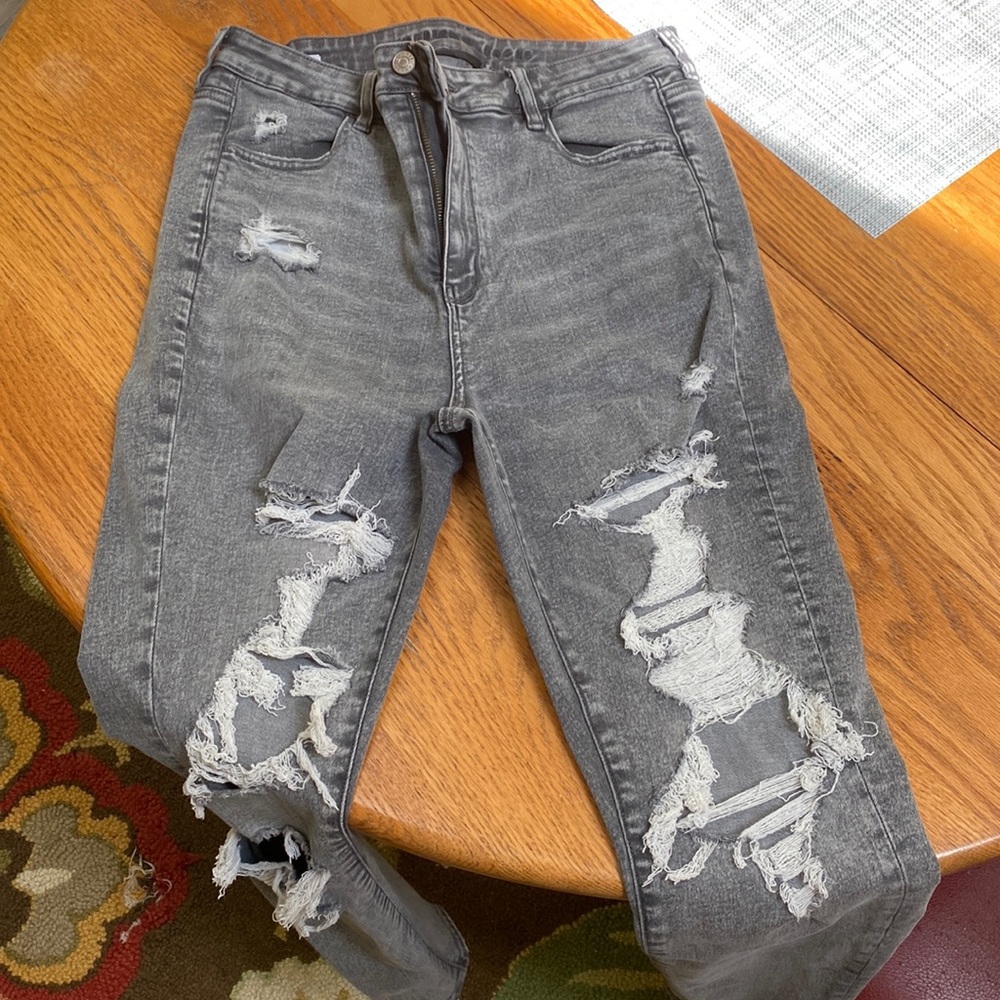 Women’s distressed Jeans